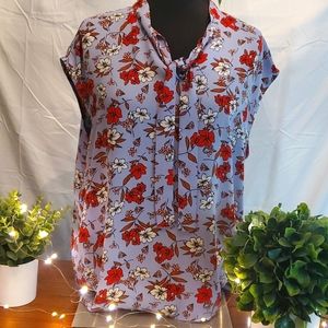 Woman's sleevless blouse